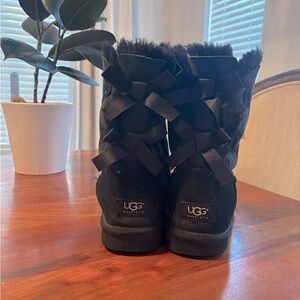 Ugg Bailey bow black size 9 boots